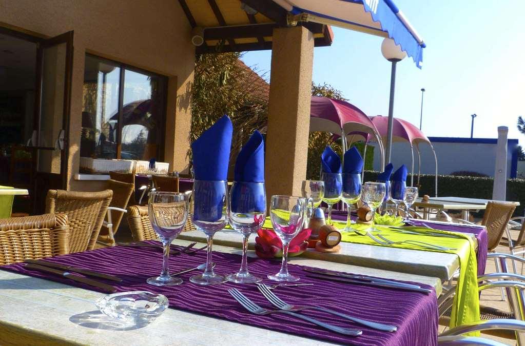 Le Roxane Hotel Saint-Laurent-des-Vignes Restaurant photo