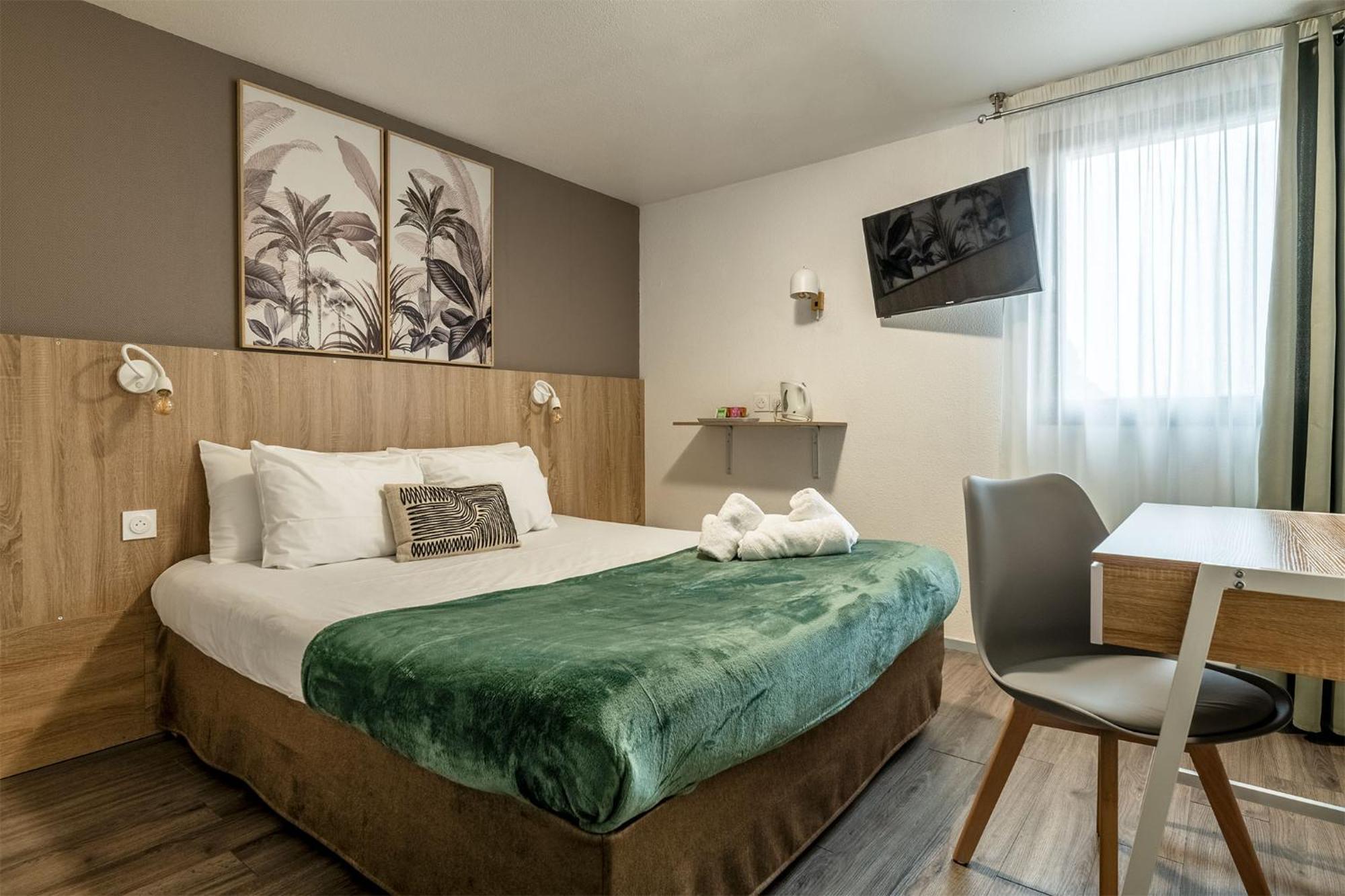 Le Roxane Hotel Saint-Laurent-des-Vignes Exterior photo